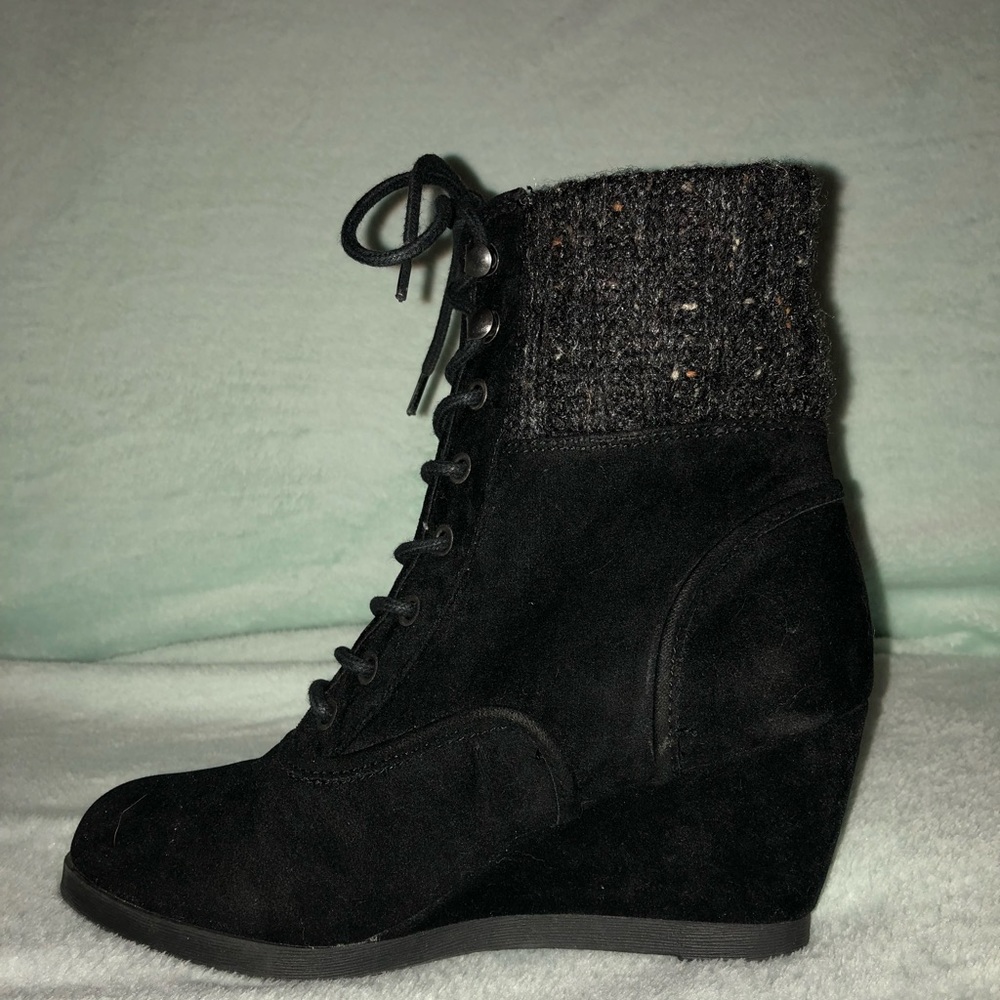 Black lace up suede ankle booties - Picture 2 of 3